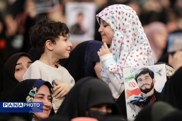 دیدار خانواده شهدای اقتدار با رهبر انقلاب در روز میلاد امیرالمومنین علیه‌السلام