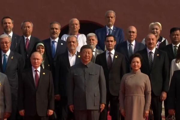 حضور پزشکیان در مراسم رژه نیروهای مسلح چین به مناسبت هشتادمین سال پایان جنگ جهانی