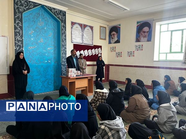 تجلیل از برگزیدگان مسابقات قرآنی 