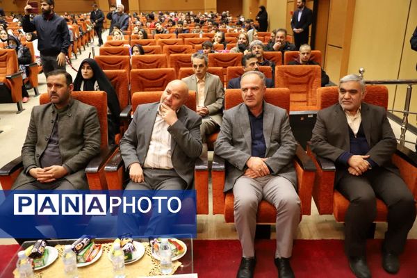 آیین گرامیداشت روز جهانی معلولان در آموزش و پرورش آذربایجان شرقی