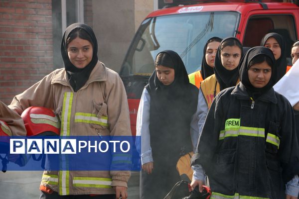 مانور آمادگی برای مقابله با بحران در آموزشگاه دخترانه راز