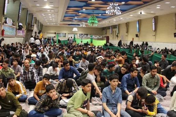 اجتماع هزار نفری کادر نوجوان عضو کانون‌های مساجد قم در حمایت از کودکان غزه