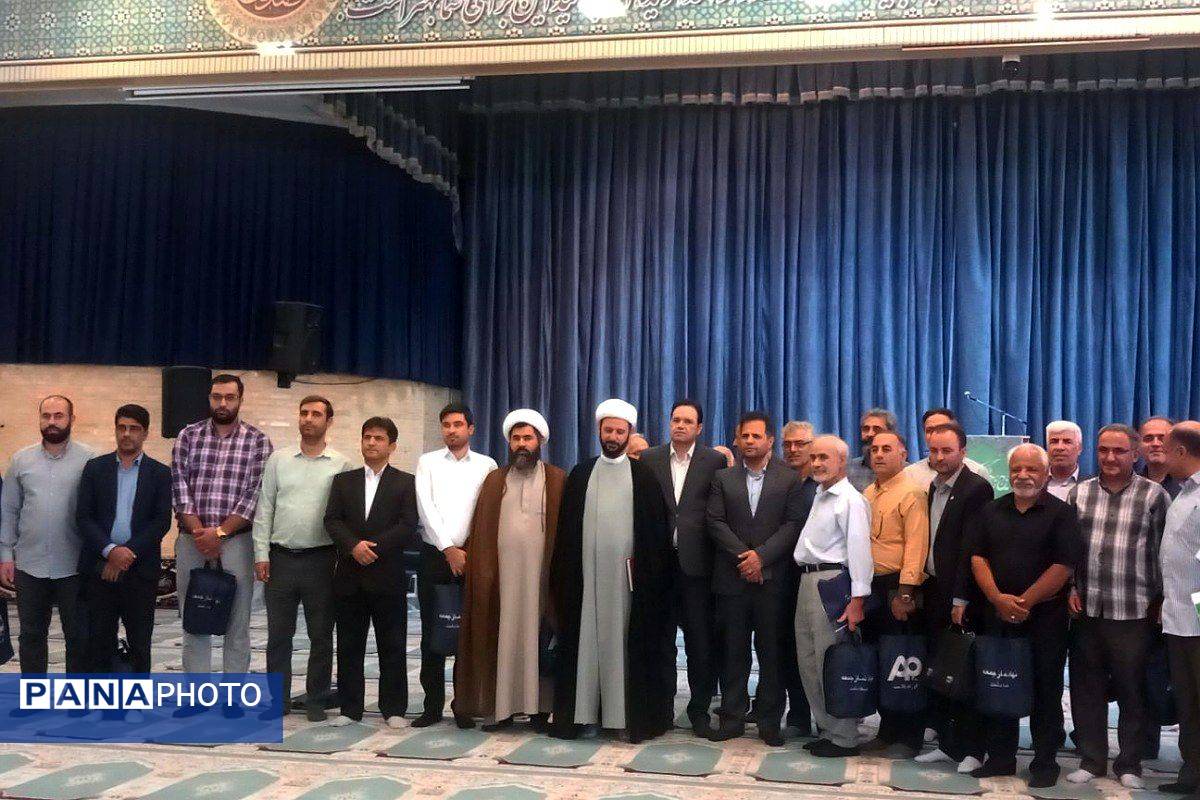 حضور پرشور فرهنگیان و دانش آموزان در نماز جمعه صفادشت ملارد 