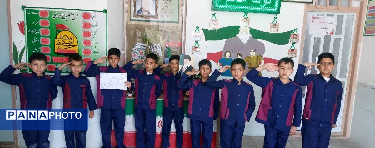 اجرای پویش «جانم فدای رهبر» در آموزشگاه شهید محمد منتظر قائم خاتم 