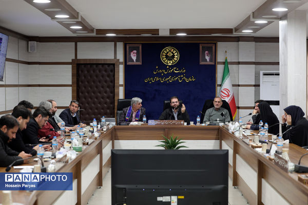 جلسه مدیران استان‌ها با شورای معاونان سازمان دانش‌آموزی 