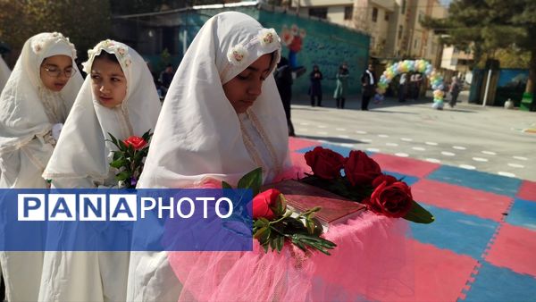 مشعل المپیاد ورزشی ناحیه ۷ در دبستان شهدای راه آهن روشن شد