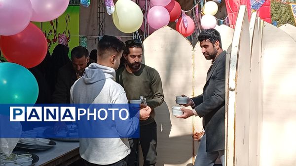 توزیع آش نذر ظهور در کاشمر 