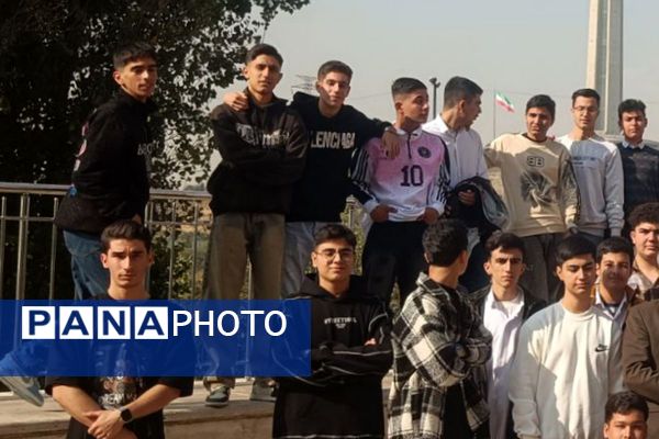 بازدید از دانشکده دندانپزشکی تهران دانش‌آموزان دبیرستان شهدای علم‌ و فناوری بهارستان دو