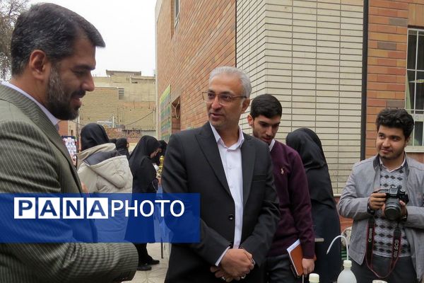 مراسم هفته پژوهش در دبیرستان بانو عفت آهنگری شهرری