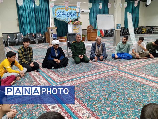  تجلی بندگی و تربیت در فضای اعتکاف دانش‌آموزی خداآفرین