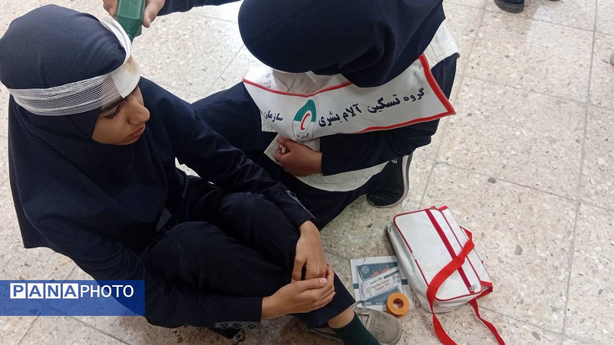 زمین لرزید ، اما دانش آموزان ۱۳ آبان استوار ایستادند