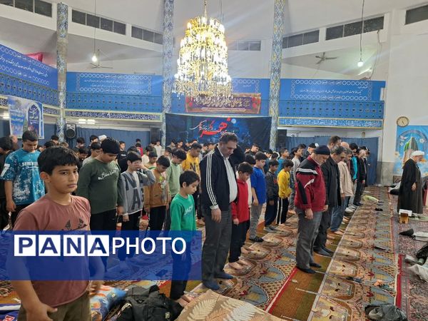 اعتکاف دانش‌آموزی در مسجد جامع قائمشهر