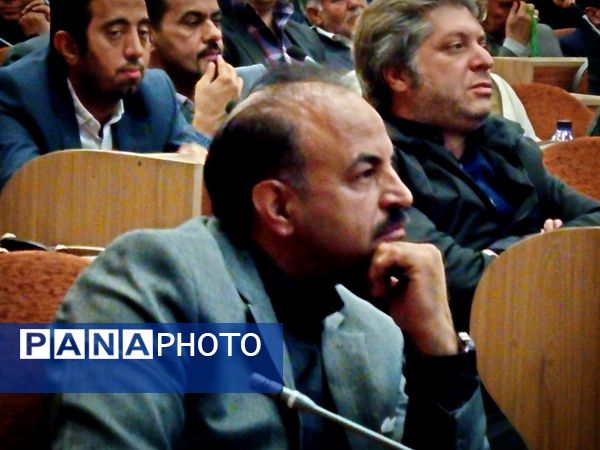 نایب رئیس مجلس شورای اسلامی پای درد دل فعالان اقتصادی نشست