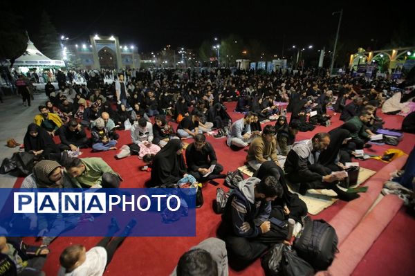 مراسم پرفیض سومین شب احیای لیالی‌القدر در آستان مقدس امام زاده طاهر کرج