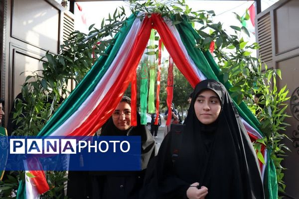 برگزاری آیین متمرکز بازگشایی مدارس در دبیرستان فاطمیه کرج