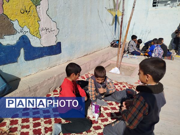 ایجاد فضای شاد وصمیمی در دبستان شهید عجمی فدافن