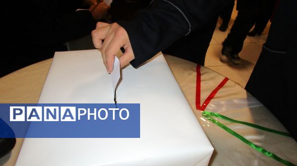 انتخابات شورای دانش‌آموزی دبیرستان شاهد شهید کلانتری ناحیه یک کرج