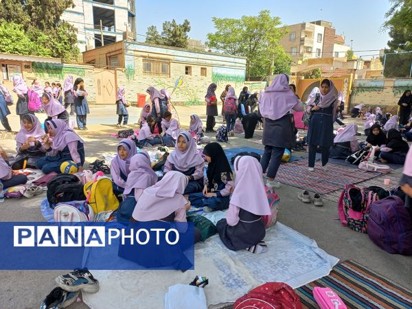 اردوی حیاطی و جشن آخر سال در دبستان دخترانه شاهد تحقیقی ناحیه ۶