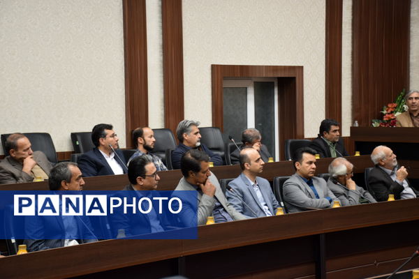 نشست هم‌اندیشی معاون استاندار با موسسان و مدیران مدارس غیردولتی تربت حیدریه 