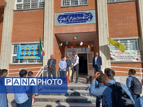 آموزش عملی اطفای حریق در دبیرستان نمونه مرحوم طاووسی خلیل آباد