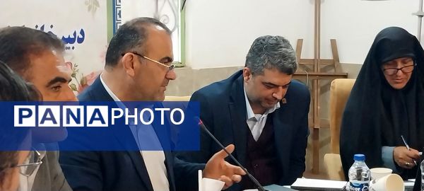 نشست هماهنگی دبیرخانه درس تفکر و سبک زندگی در مازندران 