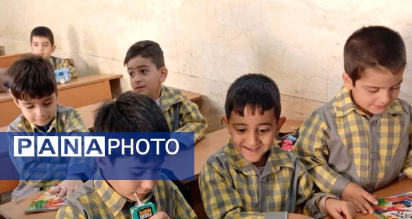 جشن‌شکوفه‌ها در‌ دبستان شهدای گمنام