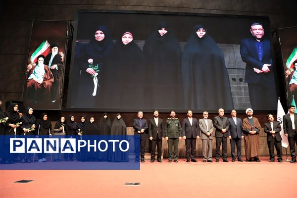 همایش بزرگ تجلیل از معلمان نمونه شهر تهران توسط وزیر آموزش و پرورش