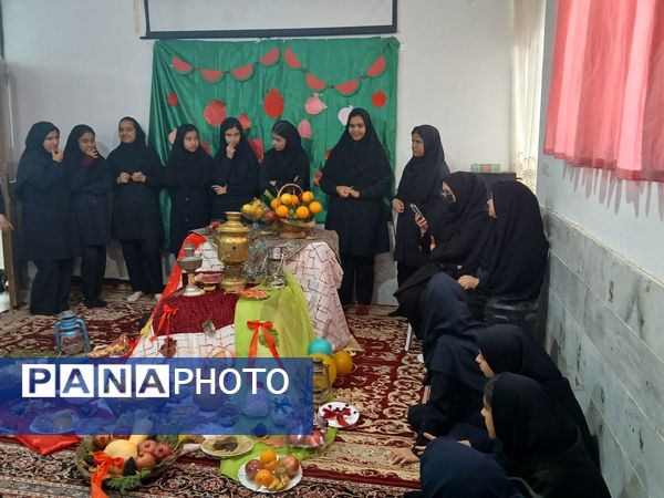 بزرگداشت شب یلدا  در آموزشگاه مرحوم صفری شهرستان خلیل آباد 