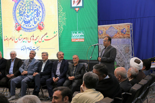 نشست صمیمی‌ دانش‌آموختگان دبیرستان امام رضا(ع) قم در هیات خادم الرضا(ع)