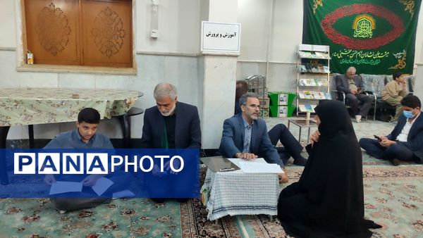  میزخدمت و دیدار فرماندار مشهد به همراه مسئولان ادارات با شهروندان مشهدی