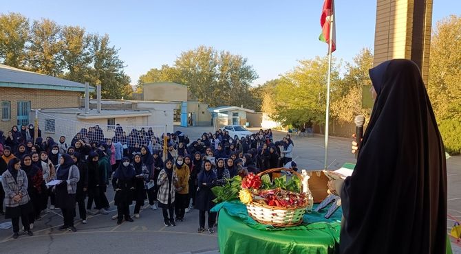 روز میلاد حضرت زینب(س)، روز لبخند و مهربانی در دبیرستان عشقی‌فرد