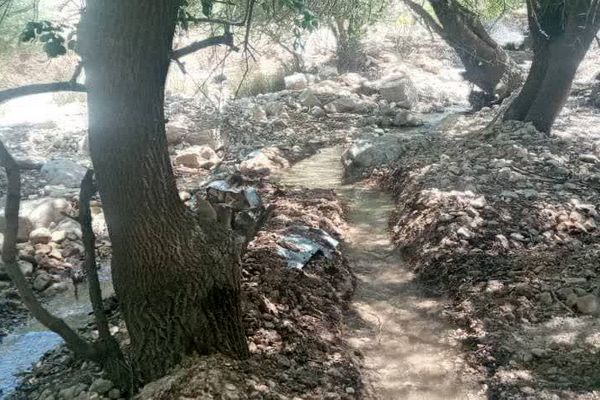 چم درآسیاب خرم‌آباد؛ بازسازی کانال آبرسانی برای تأمین آب باغات و مزارع در دستور کار قرار گرفت