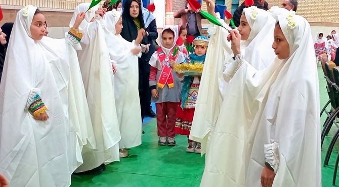 به صدا در آمدن زنگ سپاس مربی در آموزشگاه شهید خان کلابی بجنورد