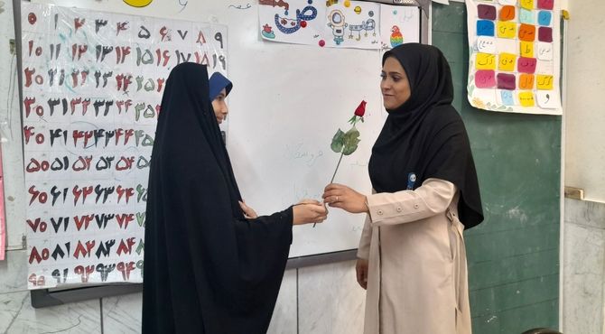 معلم، فروغی جاودان