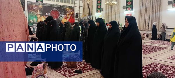 نماز جماعت در شب میلاد حضرت زهرا س در خلیل آباد