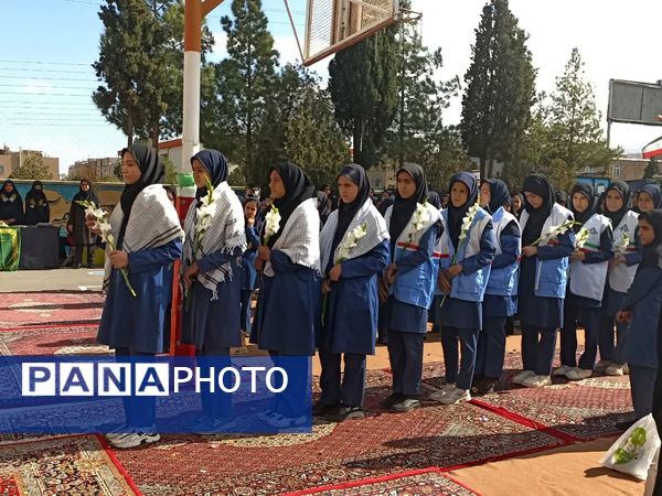 آماده‌سازی دبیرستان هاجر بیرجند برای استقبال از شهید گمنام 