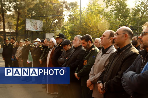 وداع باشکوه مردم با شهدای گمنام در قلب پایتخت