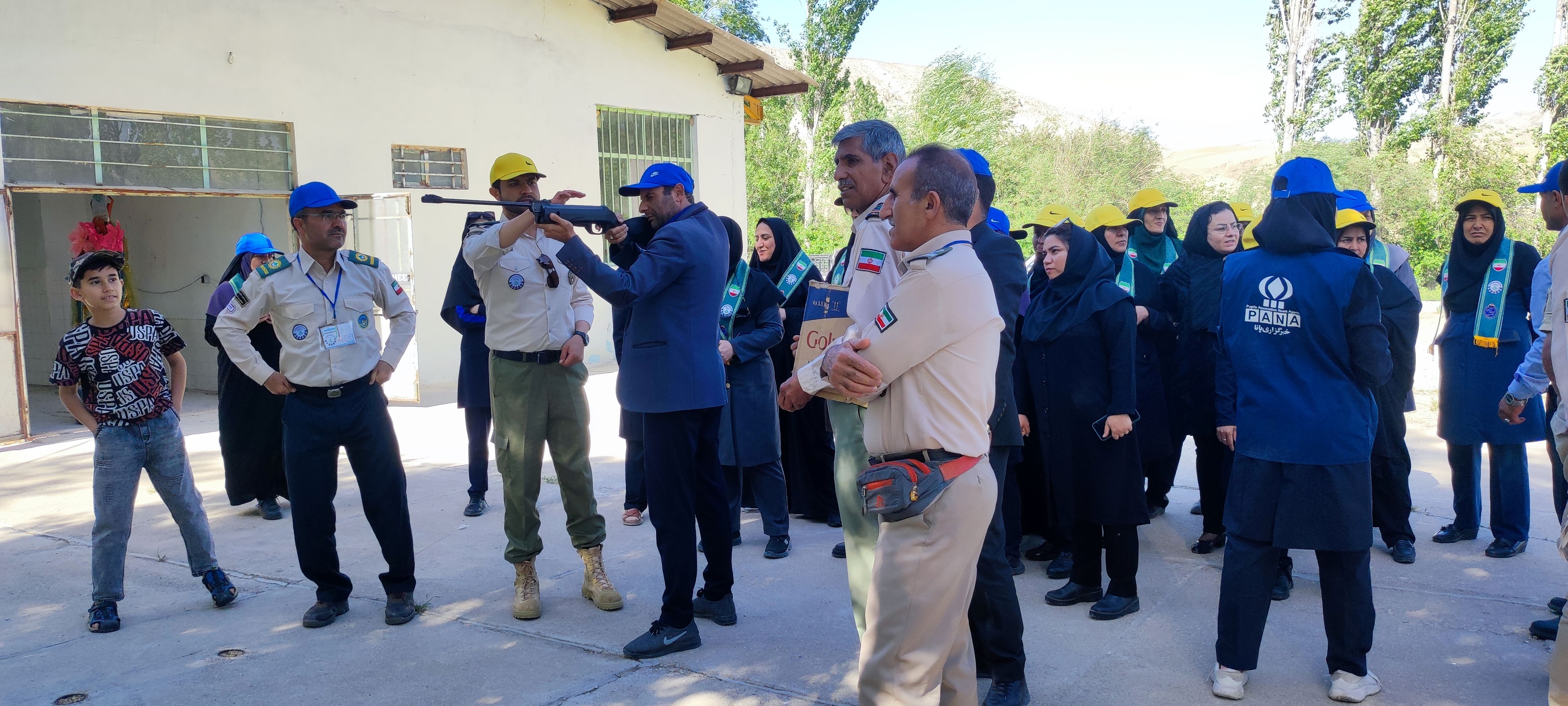 مسابقه تیراندازی با تفنگ بادی بین مربیان پیشتاز شیروان