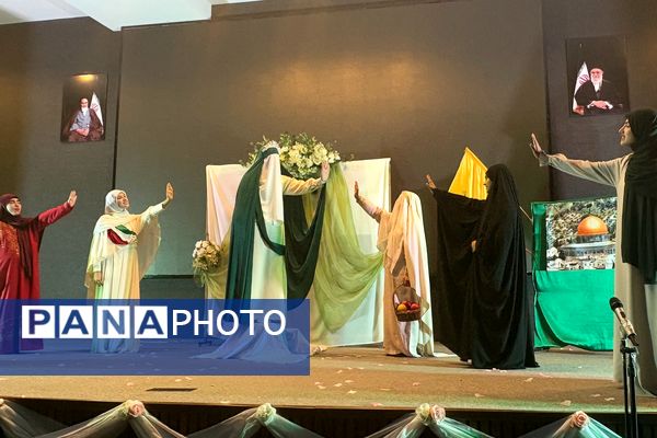 فریاد بی صدای شهادت حضرت زهرا(س) از سالن همایش اداره آموزش و پرورش شهرستان اسلامشهر به گوش رسید