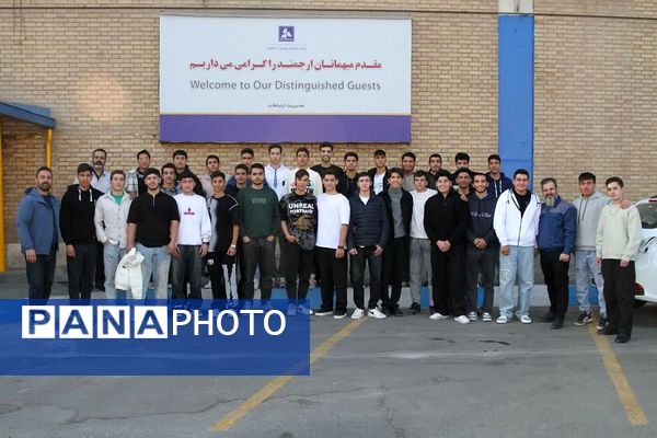 بازدید هنرجویان مکانیک از خط تولید پارس‌خودرو