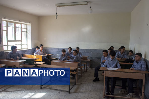 جوانه‌های محلاتی ورود به دوره متوسطه را با جشن جوانه‌ها آغاز کردند