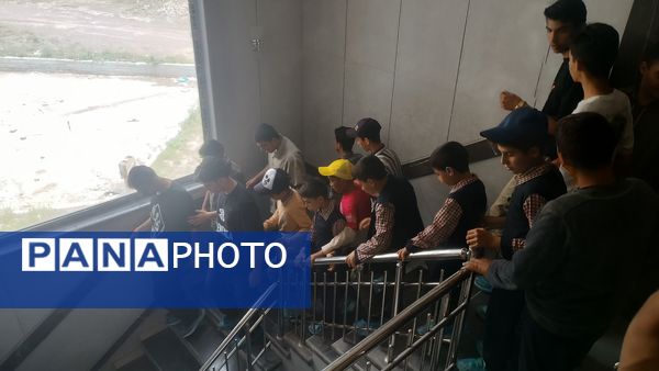بازدید دانش‌آموزان دبیرستان شاهد ابوذر غفاری نیشابور از افلاک نمای نیشابور