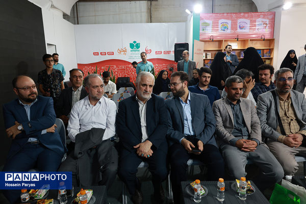 رونمایی از کتاب «مهدا در مدار لئو» در سی‌وششمین نمایشگاه بین‌المللی کتاب تهران