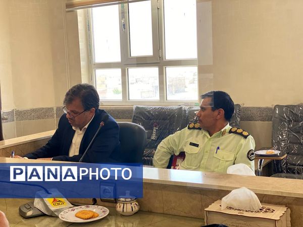 جلسه گرامیداشت مقام معلم در آموزش و پرورش مه ولات