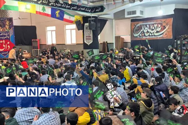 نوجوانان فاطمی از دبیرستان تا مسجد جامع