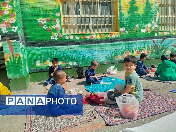 صبحانه سلامت در مدرسه پسرانه مبین شیروان