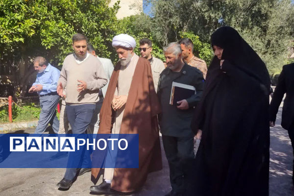 بازدید نماینده ولی فقیه استان فارس از هنرستان طالقانی در آستانه هفته بسیج