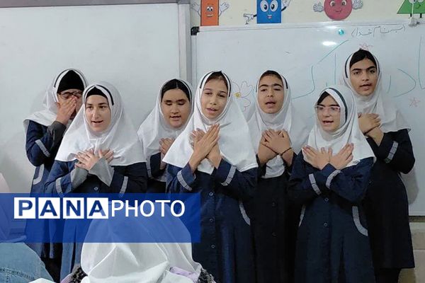 جشن ولادت بانوی دو عالم در دبستان وحیدکیهانی 