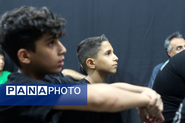 راه را باز نمایید...محرم آمد