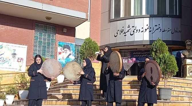 جشن ولادت حضرت زینب«س» در مدرسه شهید فلاحی ناحیه 1 کرج برگزار شد 